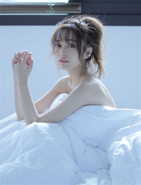 《谍报上不封顶》滴血不漏初见版首发 肖战游刃有余游走民国谍海	